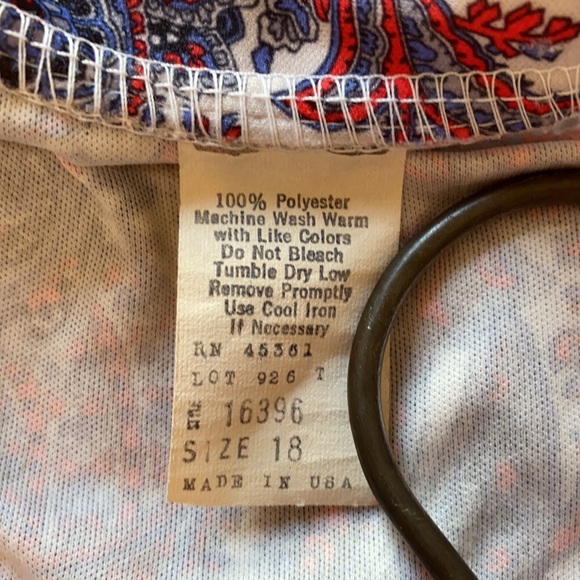 Vintage paisley button down shirt. Size 18 - Picture 4 of 5